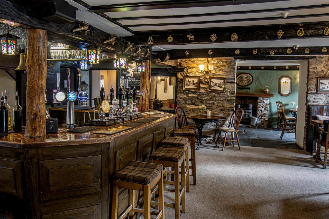 White Hart 3*
