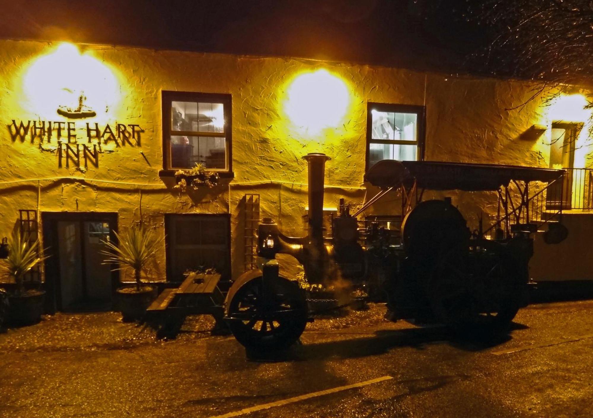 White Hart 3*