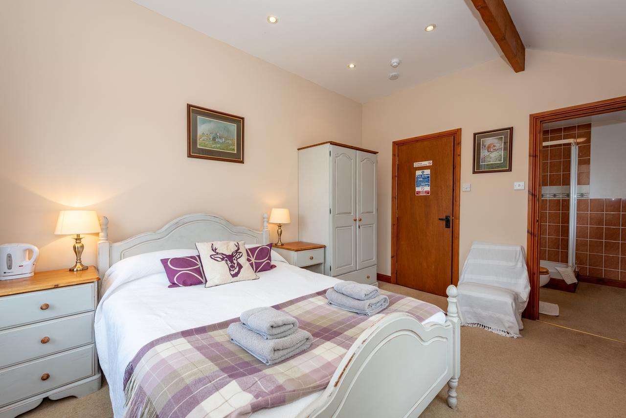 White Hart 3*